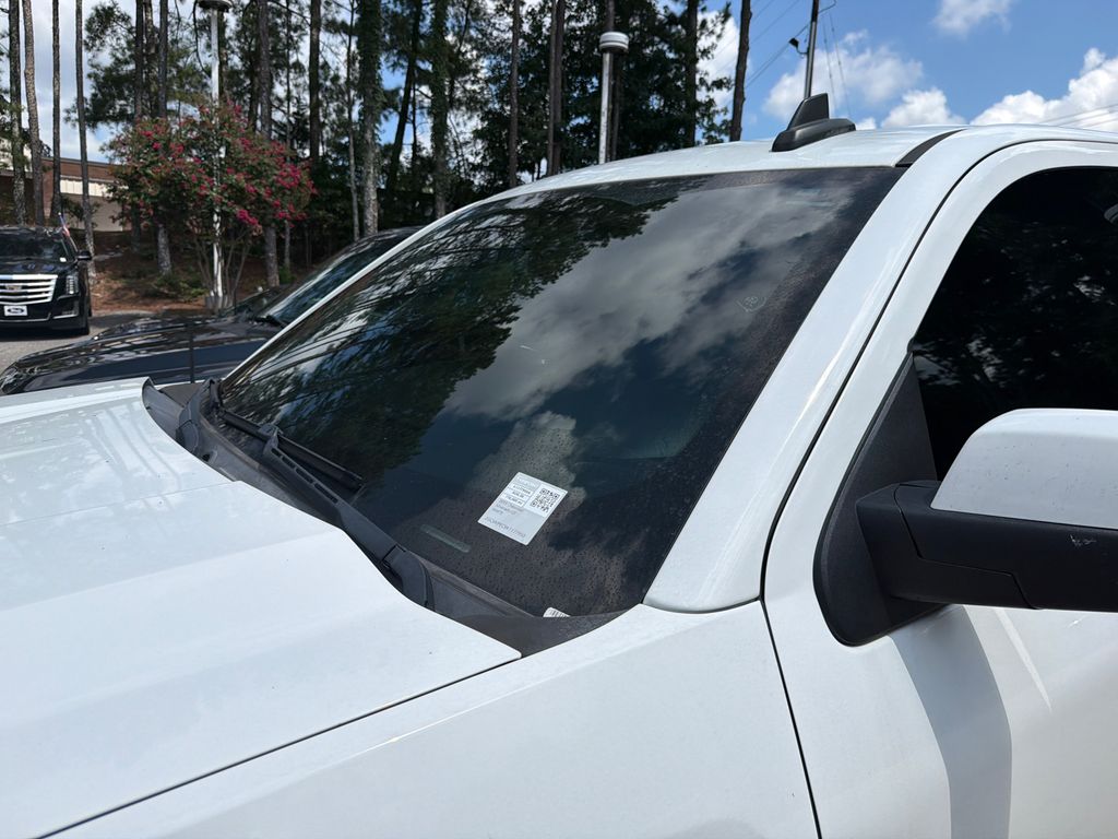 Thumbnail: 2019 Chevrolet Silverado 1500 - 10