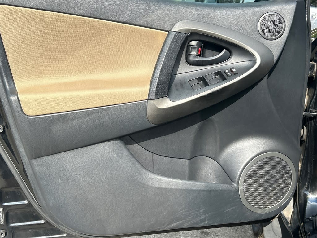 Thumbnail: 2010 Toyota RAV4 - 22