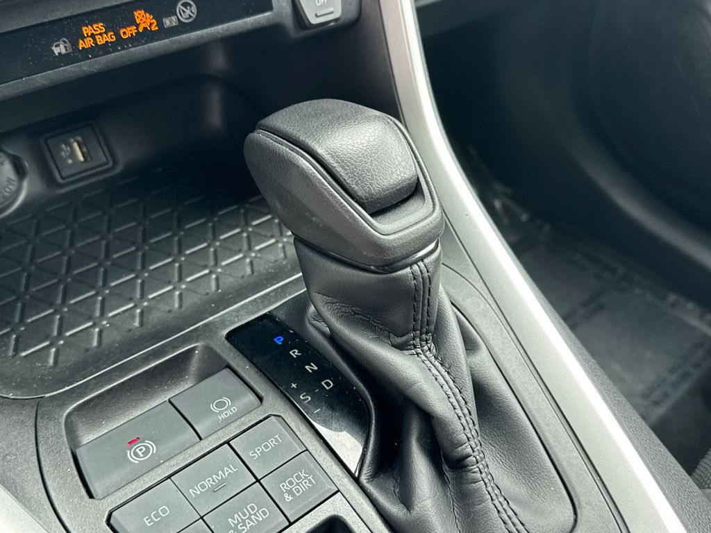 Thumbnail: 2023 Toyota RAV4 - 13