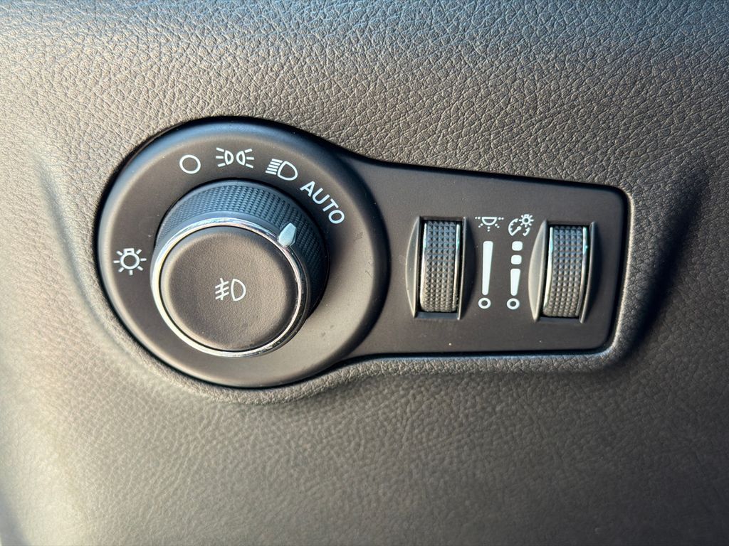 Thumbnail: 2024 Jeep Compass - 31