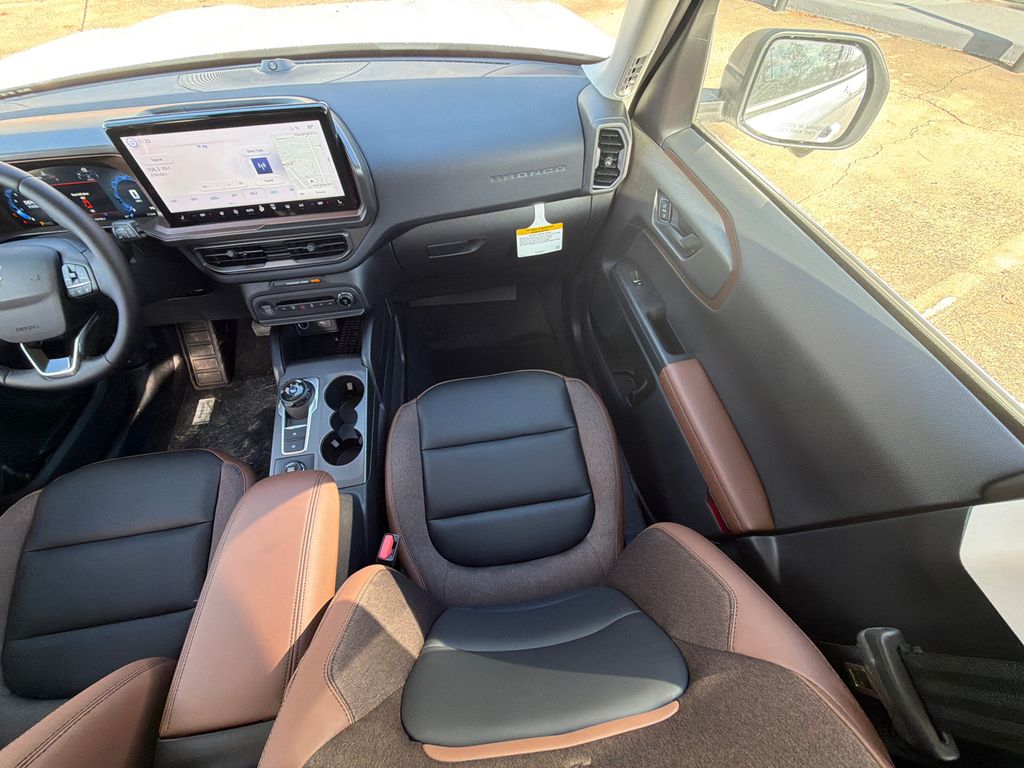Thumbnail: 2025 Ford Bronco Sport - 12