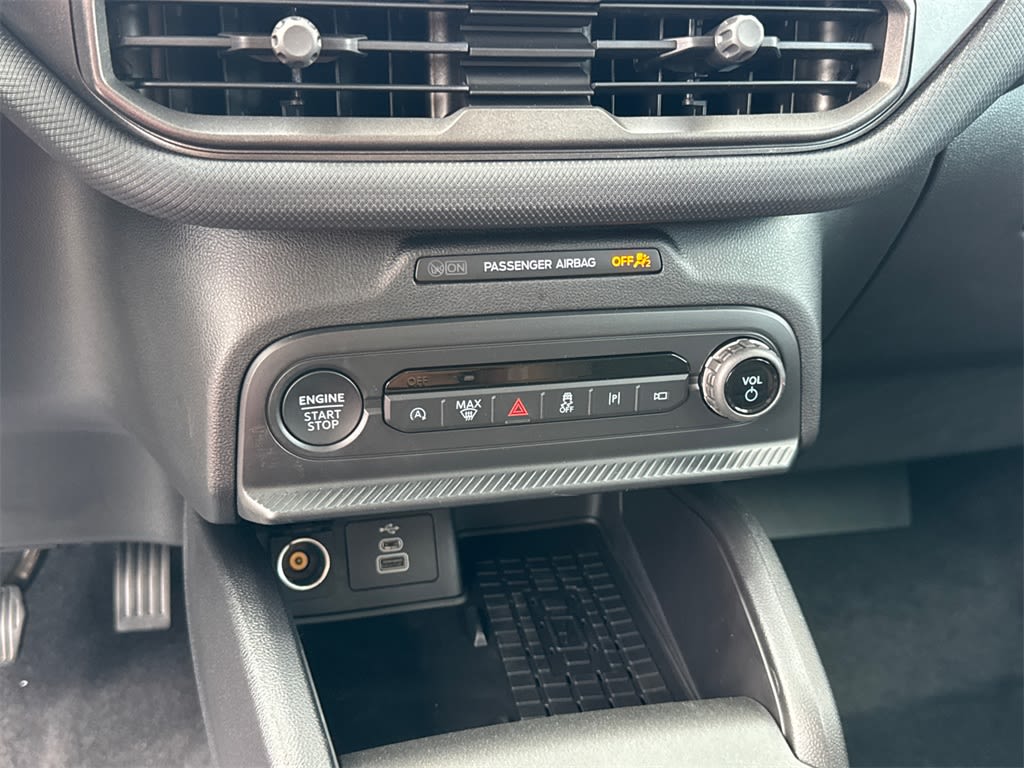 Thumbnail: 2025 Ford Bronco Sport - 31