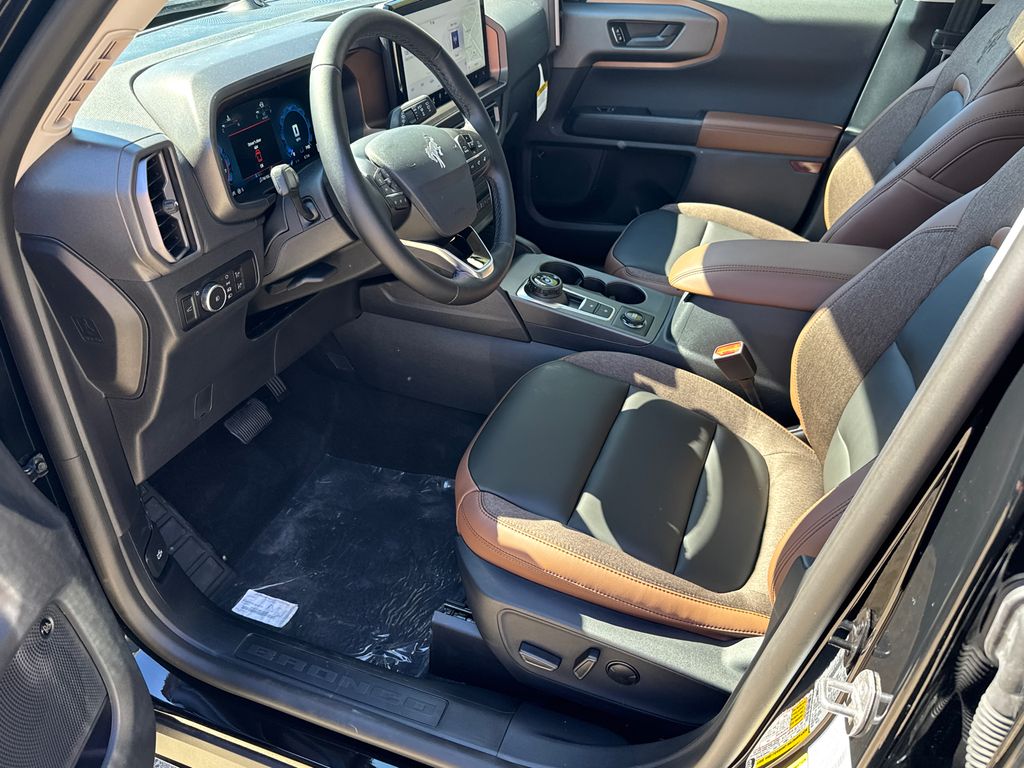 Thumbnail: 2025 Ford Bronco Sport - 8