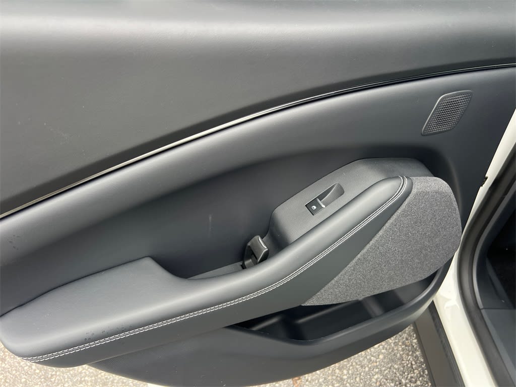 Thumbnail: 2025 Ford Mustang Mach-E - 21