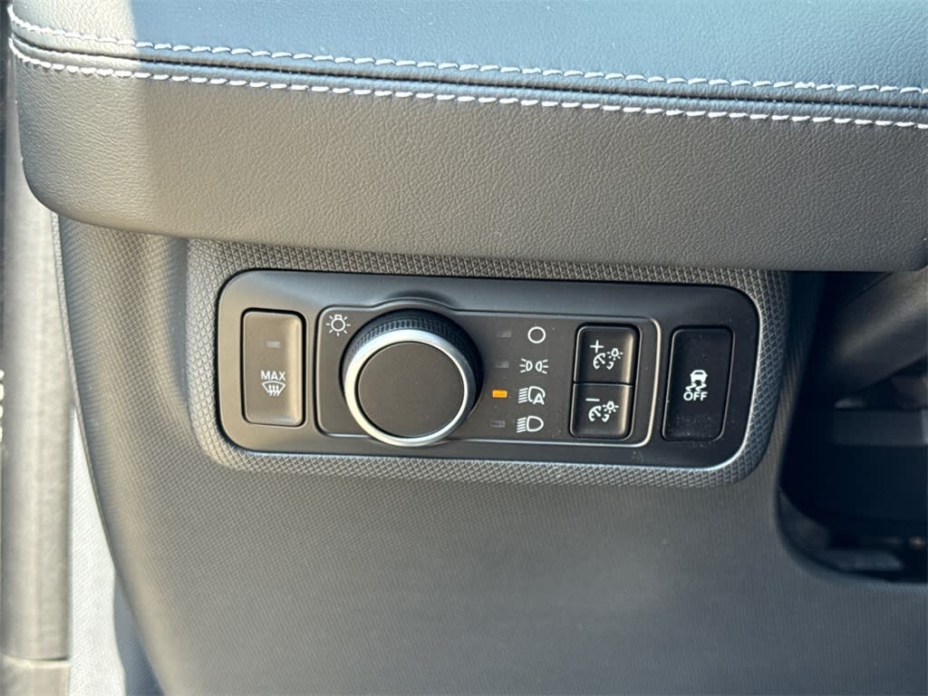 Thumbnail: 2025 Ford Mustang Mach-E - 31