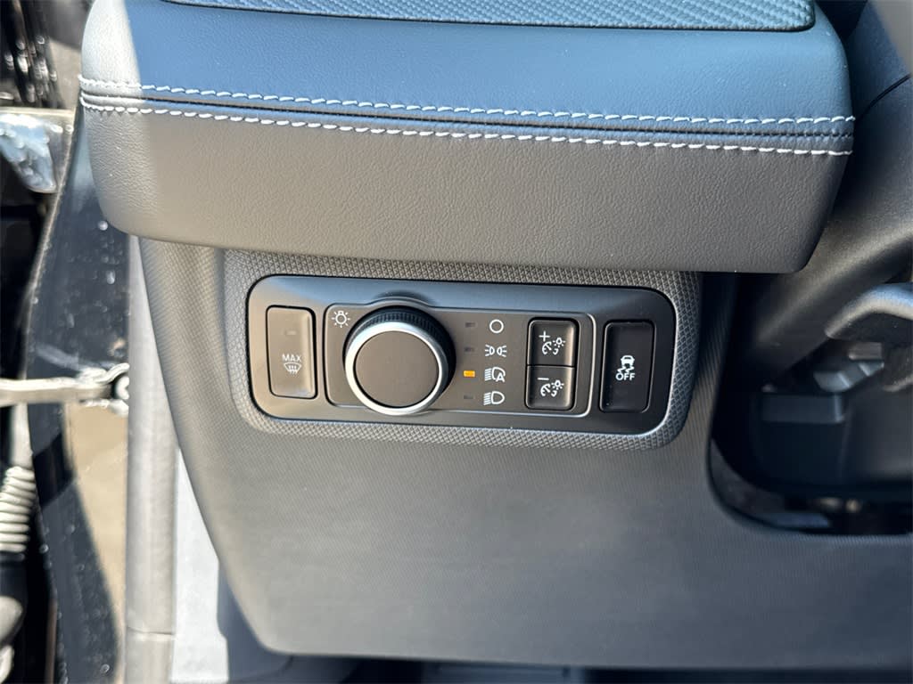 Thumbnail: 2025 Ford Mustang Mach-E - 32