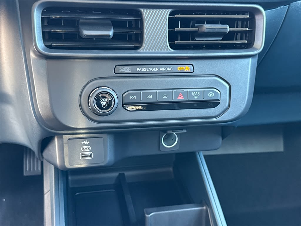 Thumbnail: 2025 Ford Maverick - 30