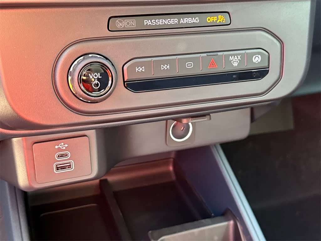 Thumbnail: 2025 Ford Maverick - 25