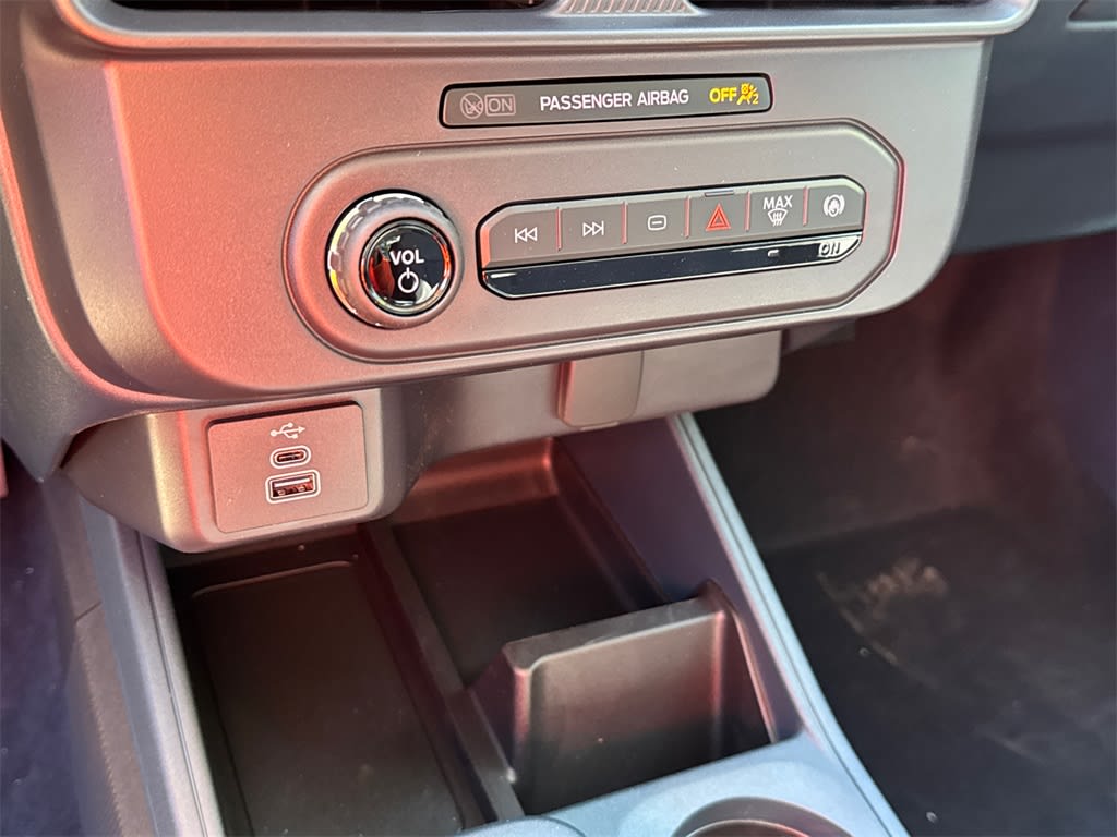 Thumbnail: 2025 Ford Maverick - 25