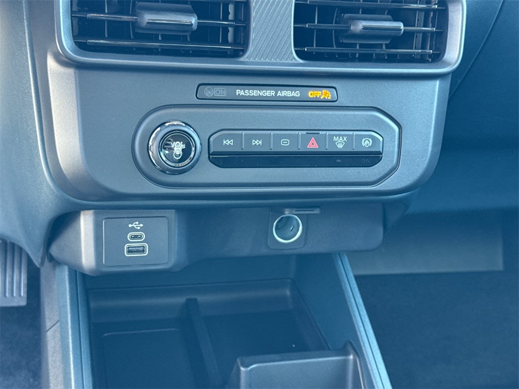 Thumbnail: 2025 Ford Maverick - 30