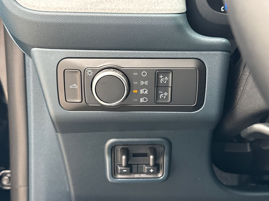 Thumbnail: 2025 Ford Maverick - 31