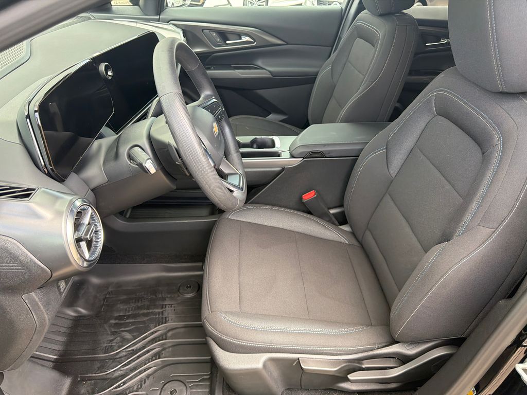 Thumbnail: 2026 Chevrolet Equinox - 8