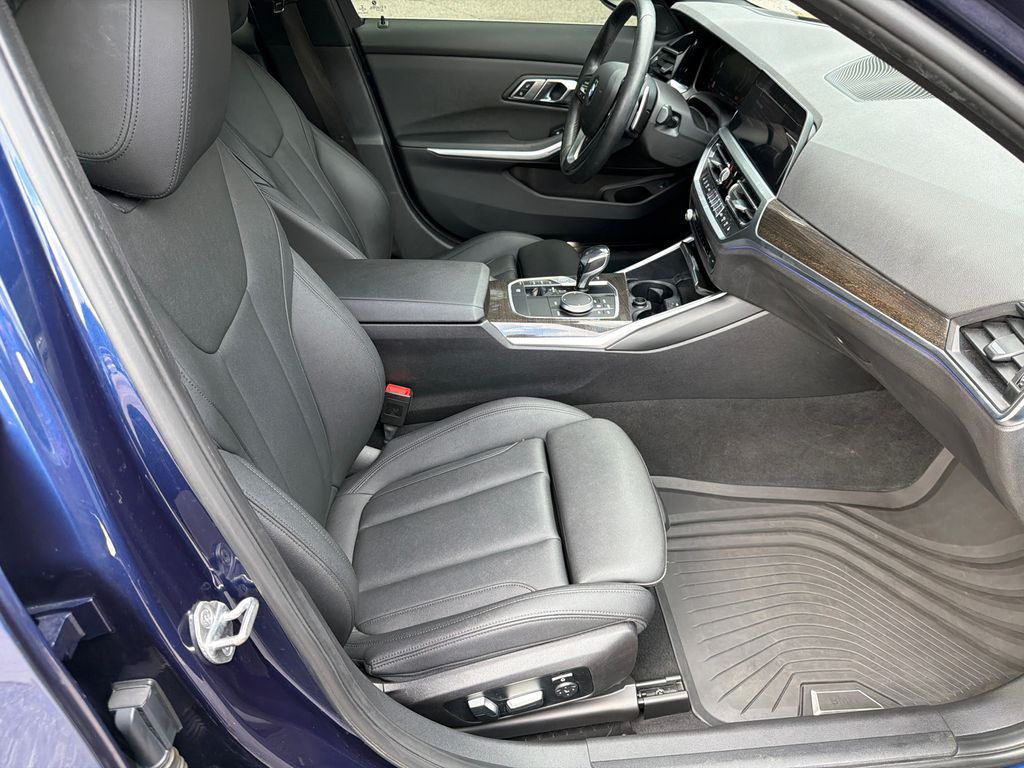 Thumbnail: 2020 BMW 3 Series - 10