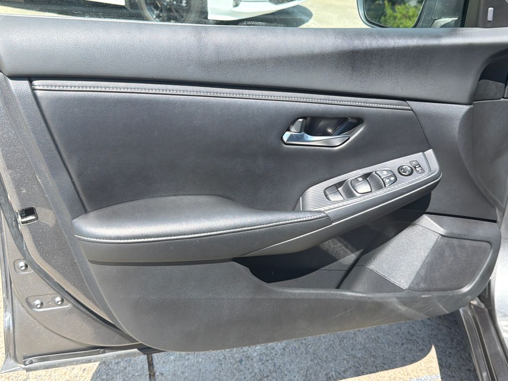 Thumbnail: 2022 Nissan Sentra - 22