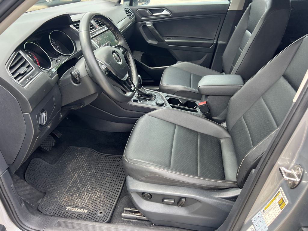 Thumbnail: 2021 Volkswagen Tiguan - 9
