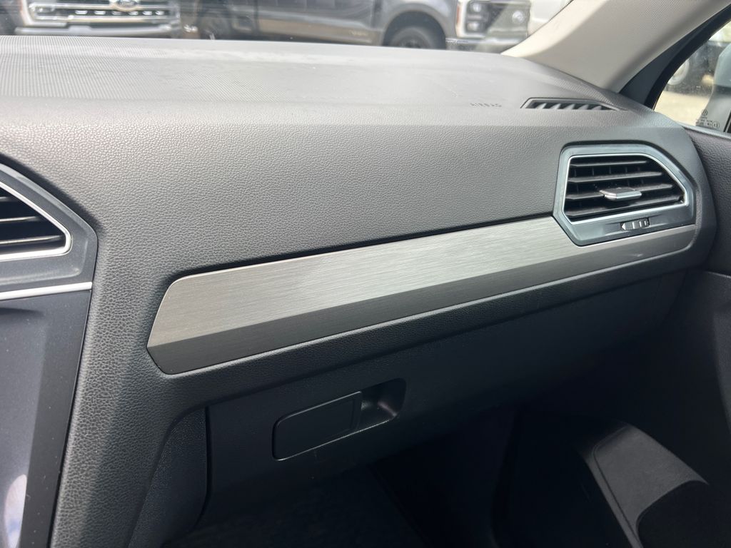 Thumbnail: 2021 Volkswagen Tiguan - 36