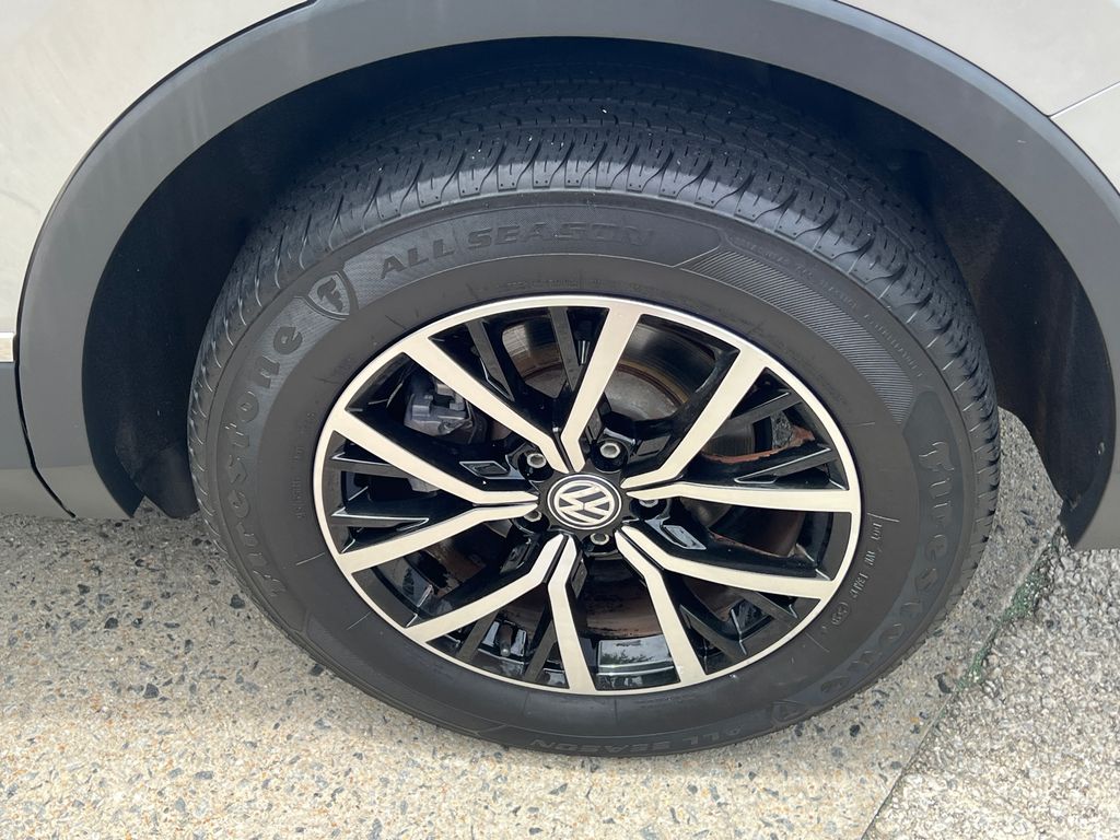 Thumbnail: 2021 Volkswagen Tiguan - 26