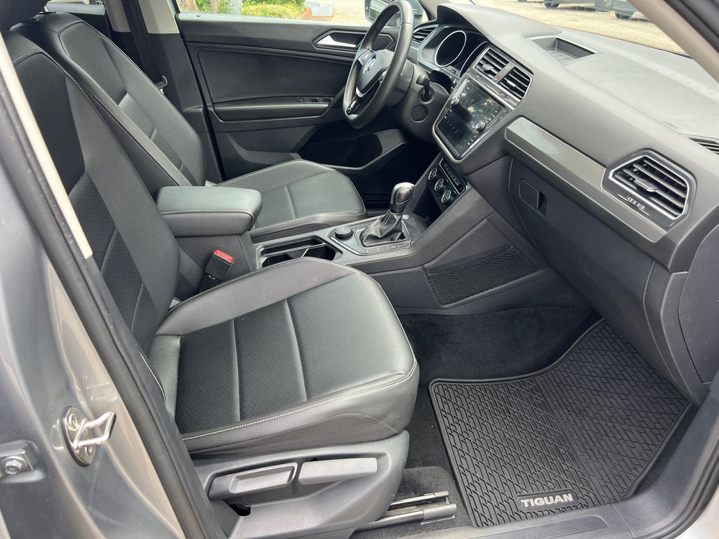 Thumbnail: 2021 Volkswagen Tiguan - 10