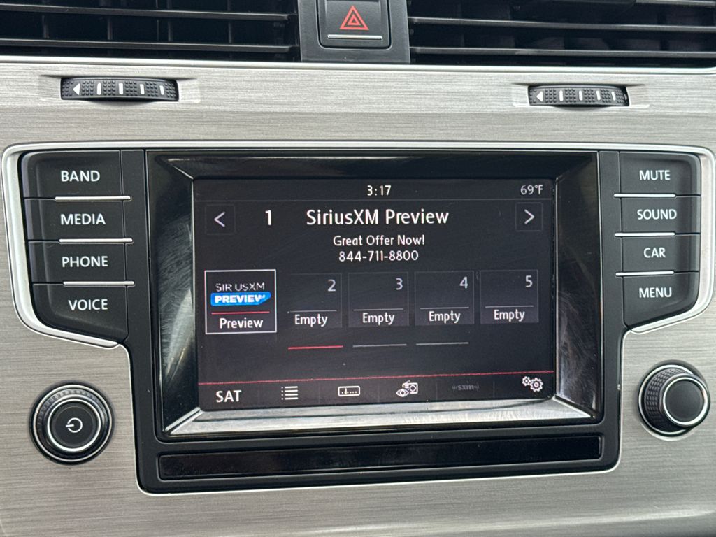 Thumbnail: 2015 Volkswagen Golf - 14