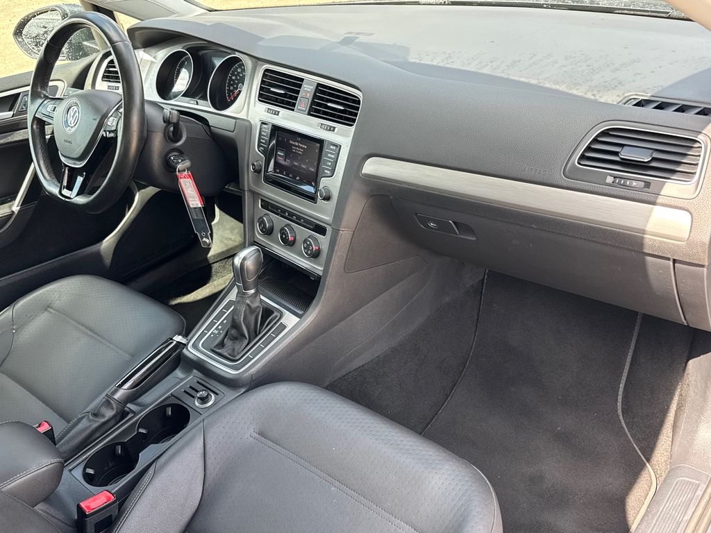 Thumbnail: 2015 Volkswagen Golf - 2