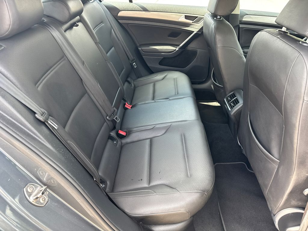 Thumbnail: 2015 Volkswagen Golf - 11