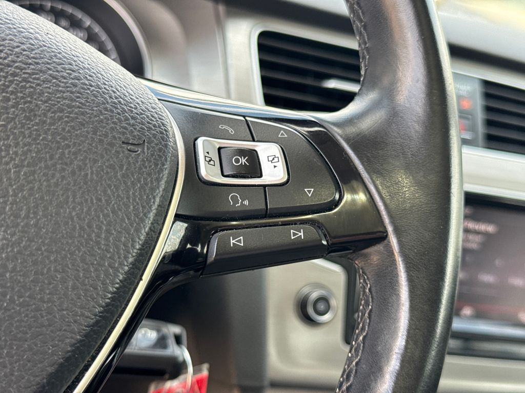 Thumbnail: 2015 Volkswagen Golf - 27