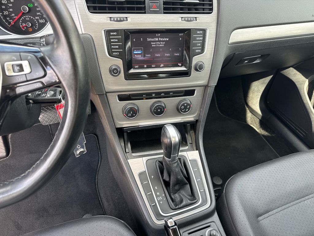 Thumbnail: 2015 Volkswagen Golf - 15