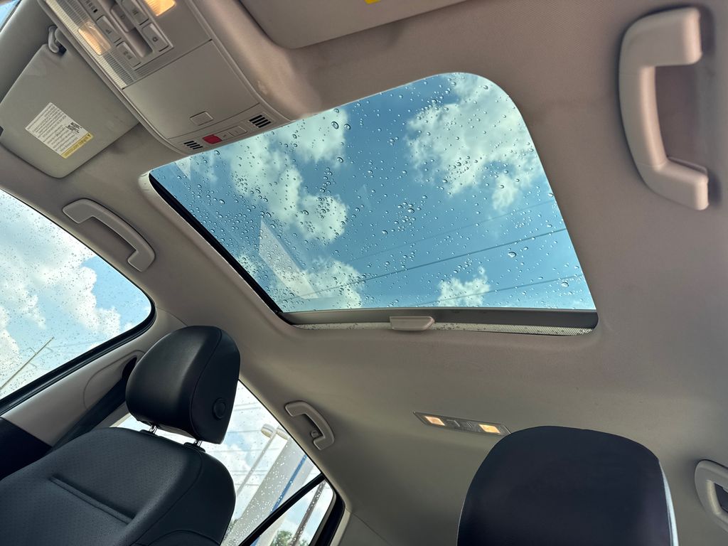 Thumbnail: 2015 Volkswagen Golf - 31