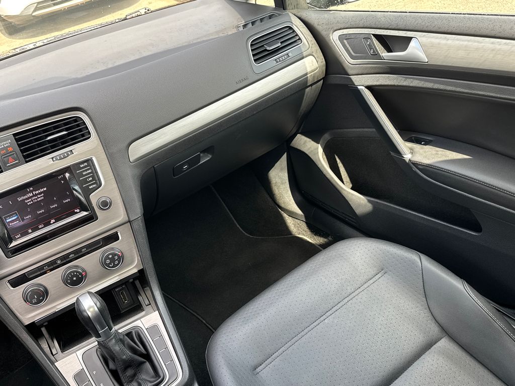 Thumbnail: 2015 Volkswagen Golf - 13