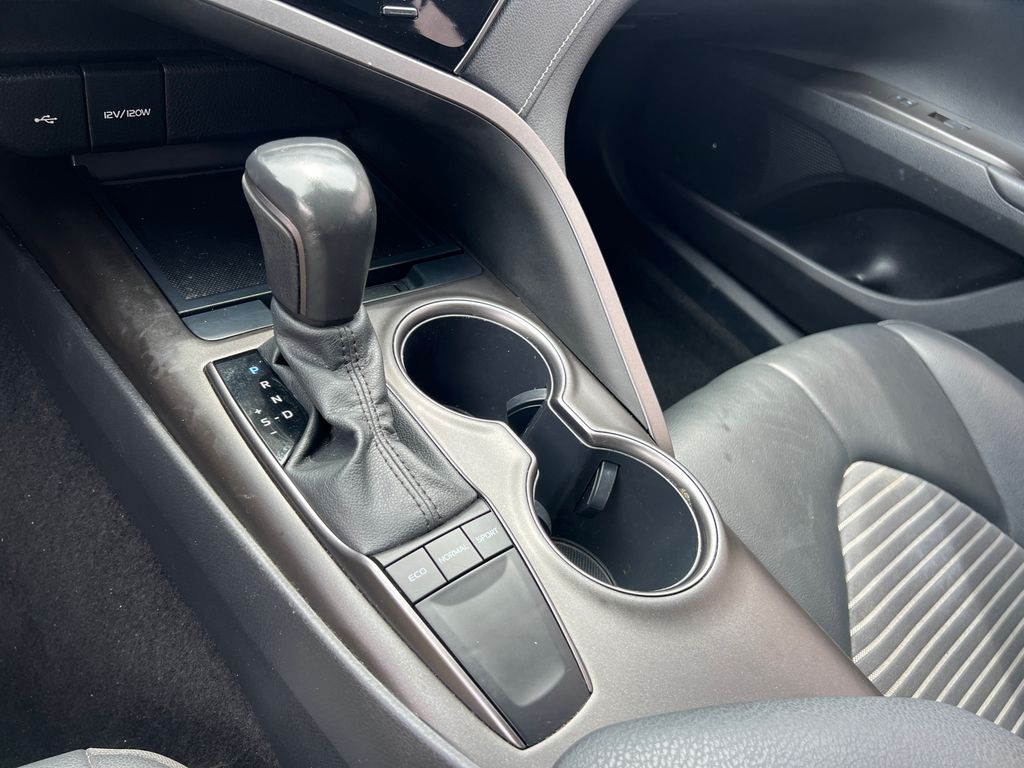 Thumbnail: 2022 Toyota Camry - 13
