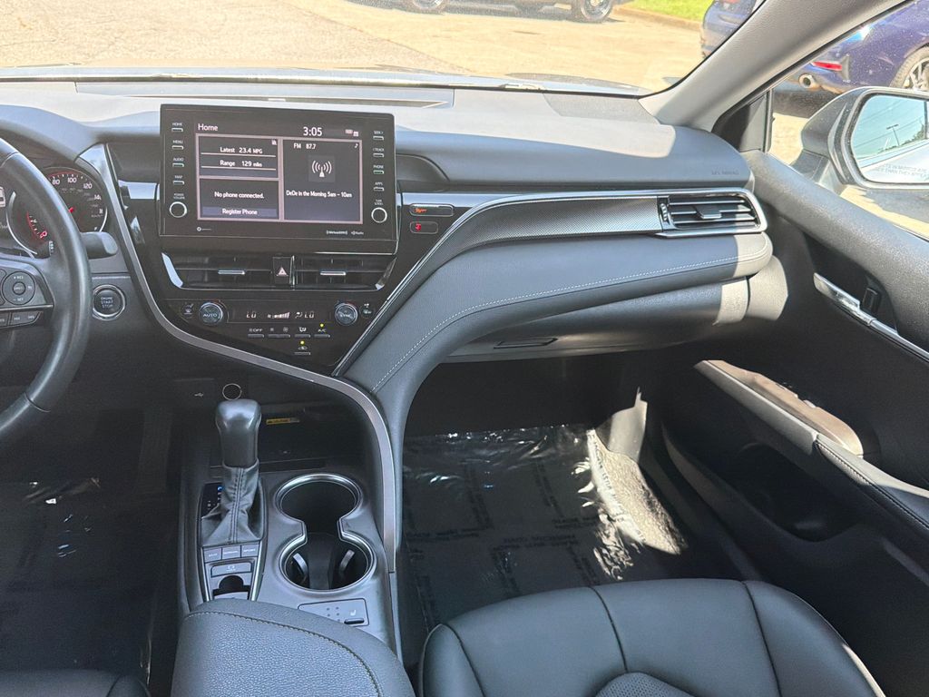 Thumbnail: 2022 Toyota Camry - 12