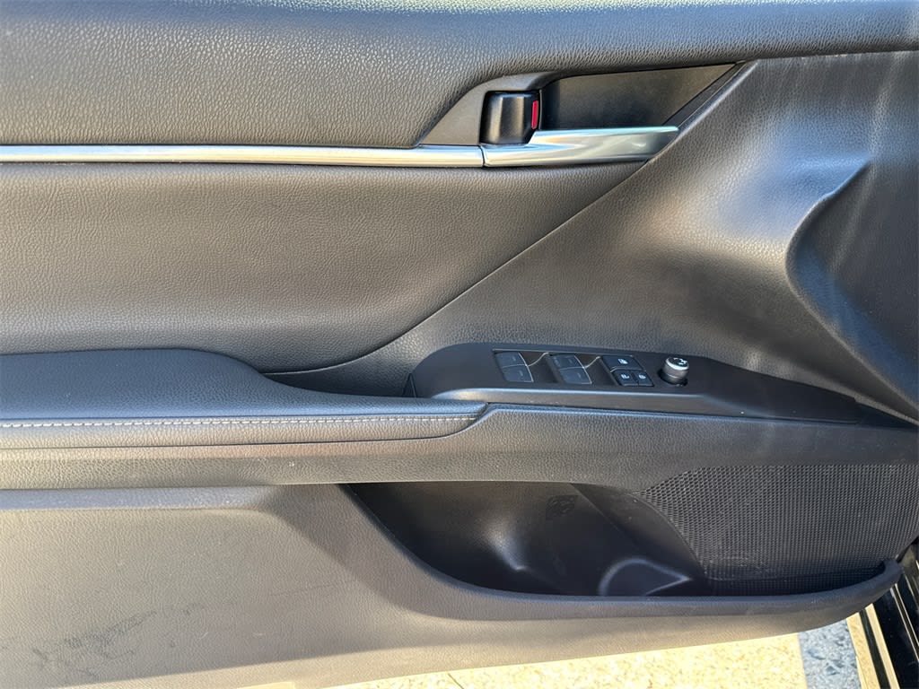 Thumbnail: 2021 Toyota Camry - 22