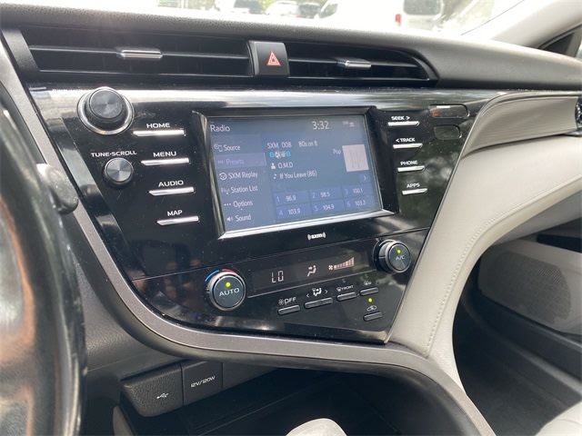 2020 Toyota Camry SE 17