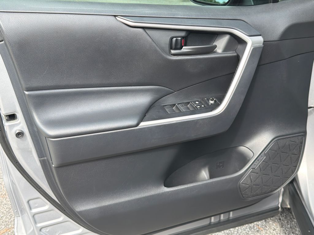 Thumbnail: 2024 Toyota RAV4 - 22