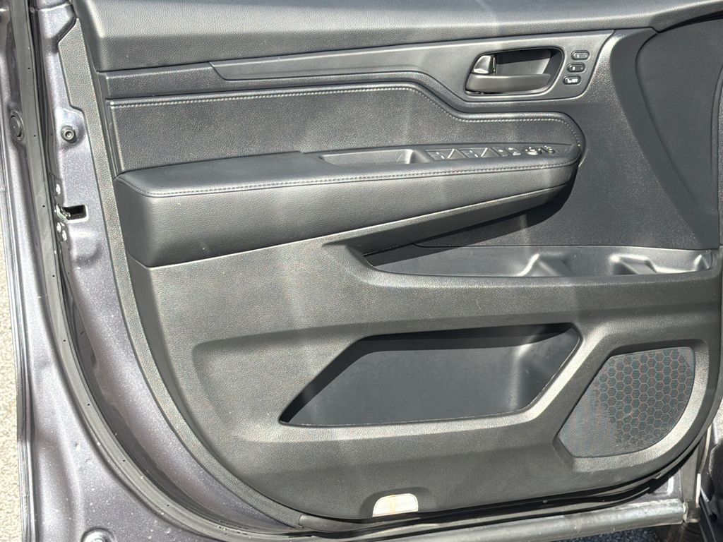 Thumbnail: 2025 Honda Odyssey - 21