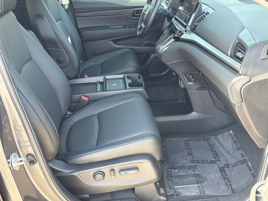 Thumbnail: 2025 Honda Odyssey - 9