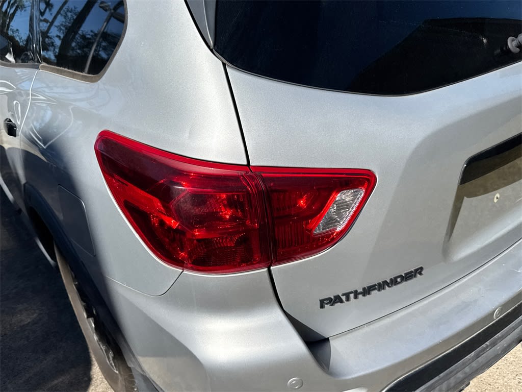 Thumbnail: 2020 Nissan Pathfinder - 12