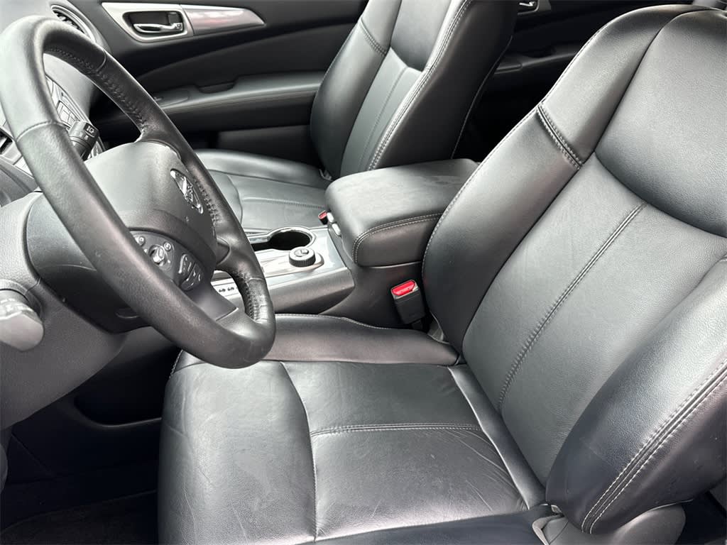2020 Nissan Pathfinder SL 10