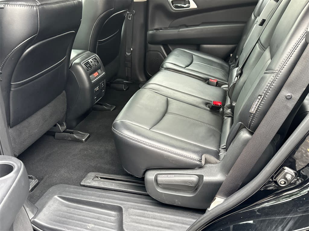 2020 Nissan Pathfinder SL 26