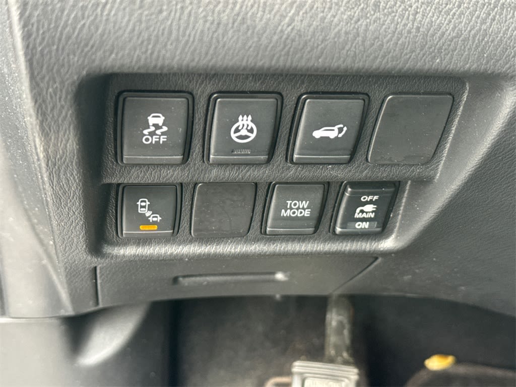 2020 Nissan Pathfinder SL 38