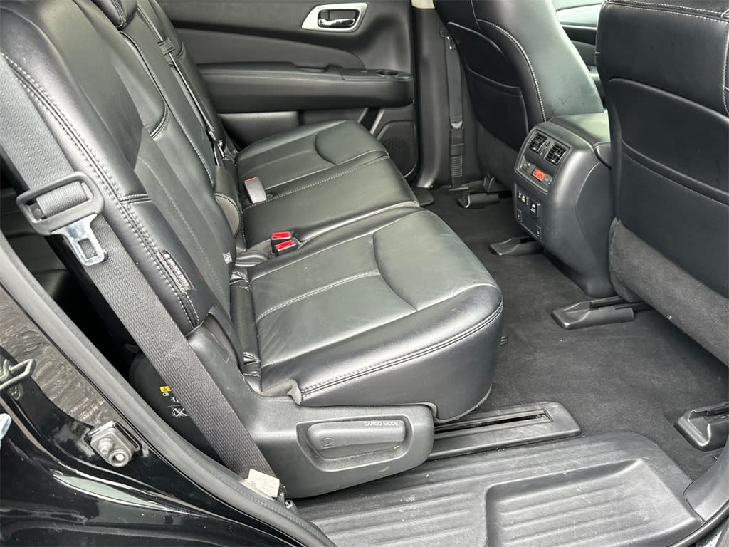 2020 Nissan Pathfinder SL 11