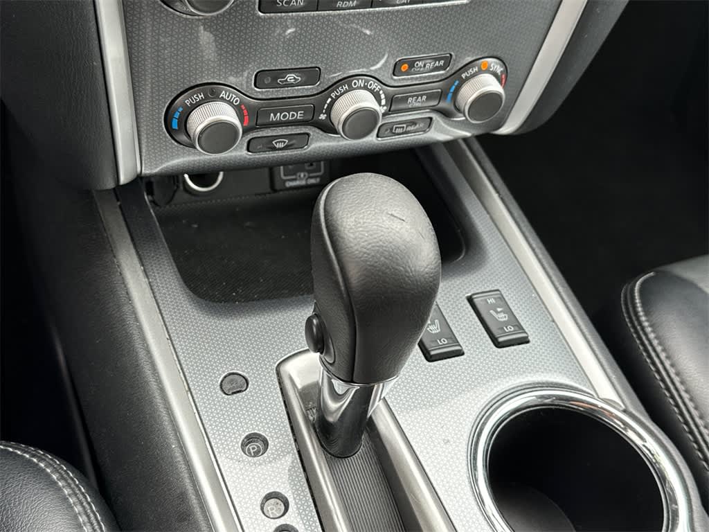 2020 Nissan Pathfinder SL 34