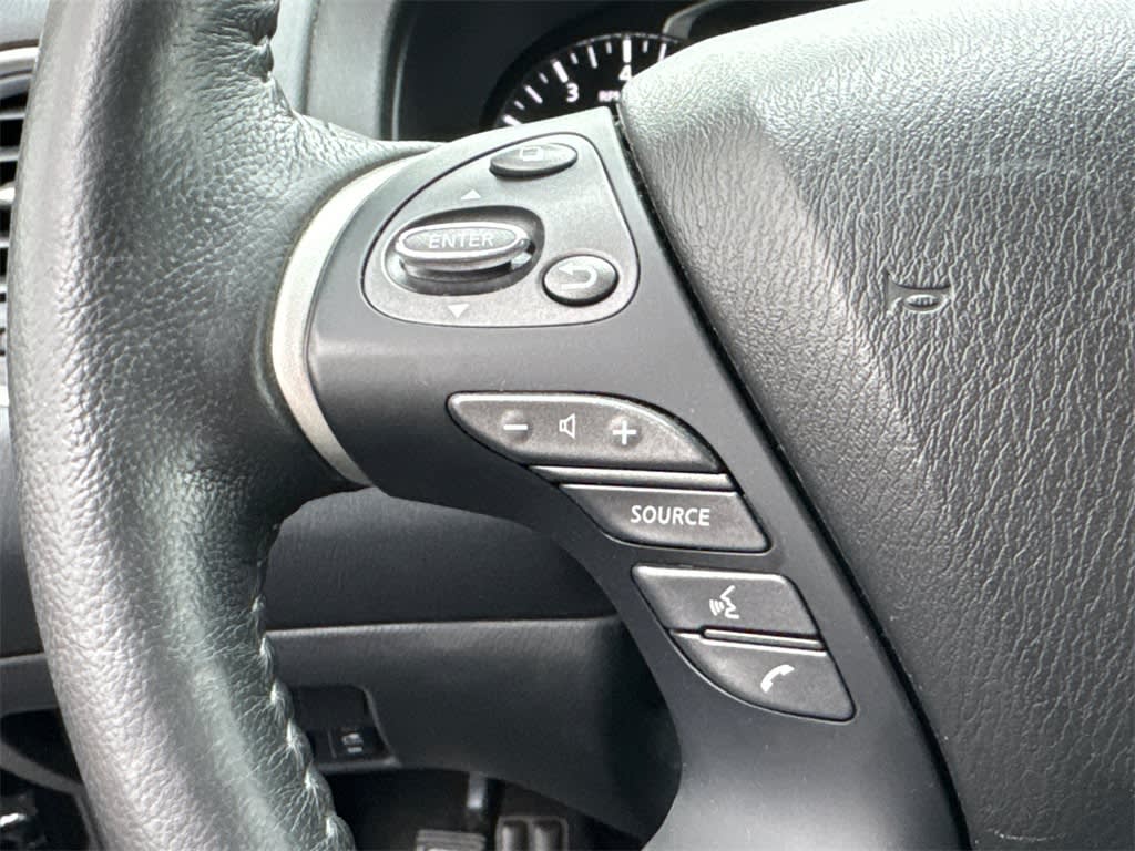 2020 Nissan Pathfinder SL 29