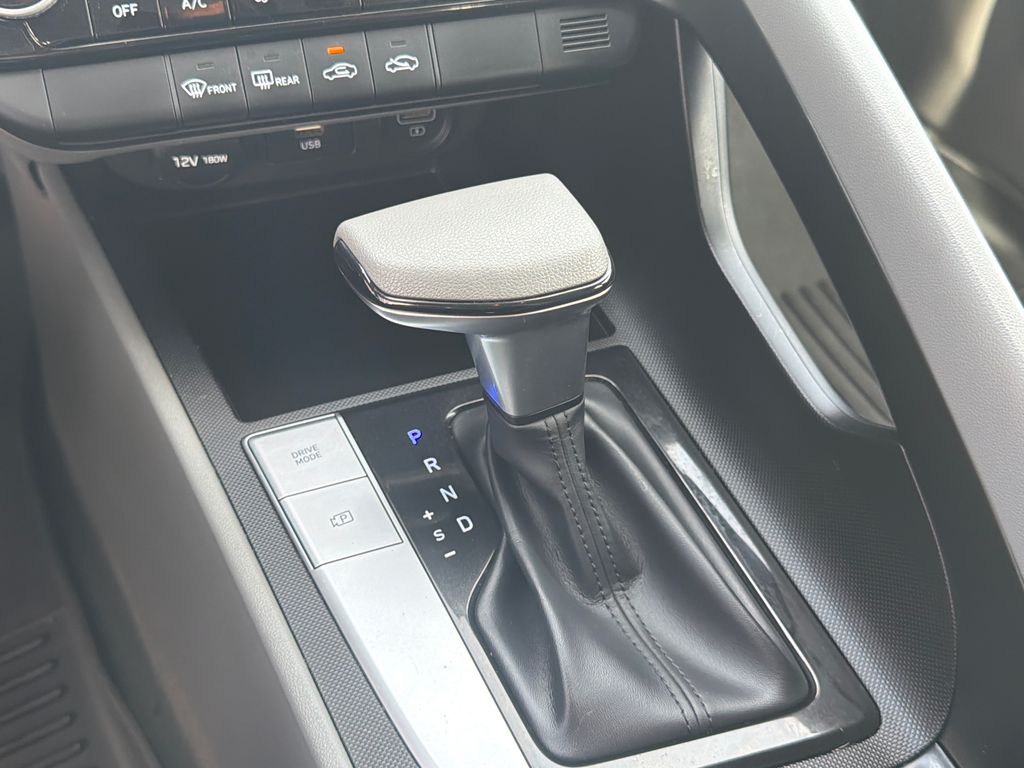 Thumbnail: 2022 Hyundai Elantra - 14