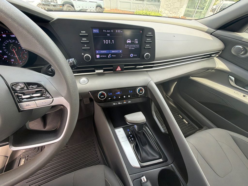 Thumbnail: 2022 Hyundai Elantra - 29
