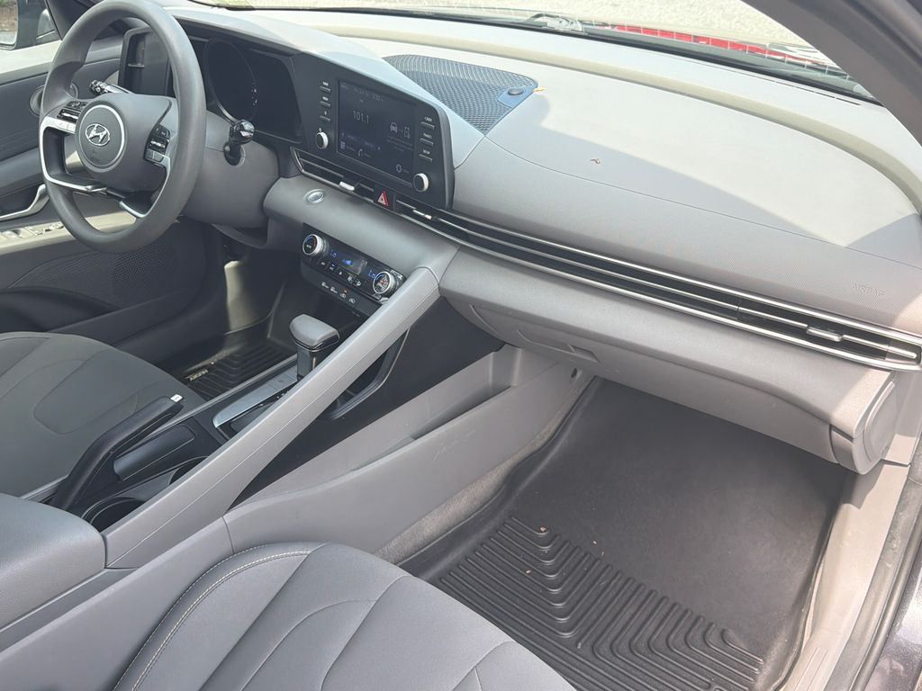 Thumbnail: 2022 Hyundai Elantra - 2