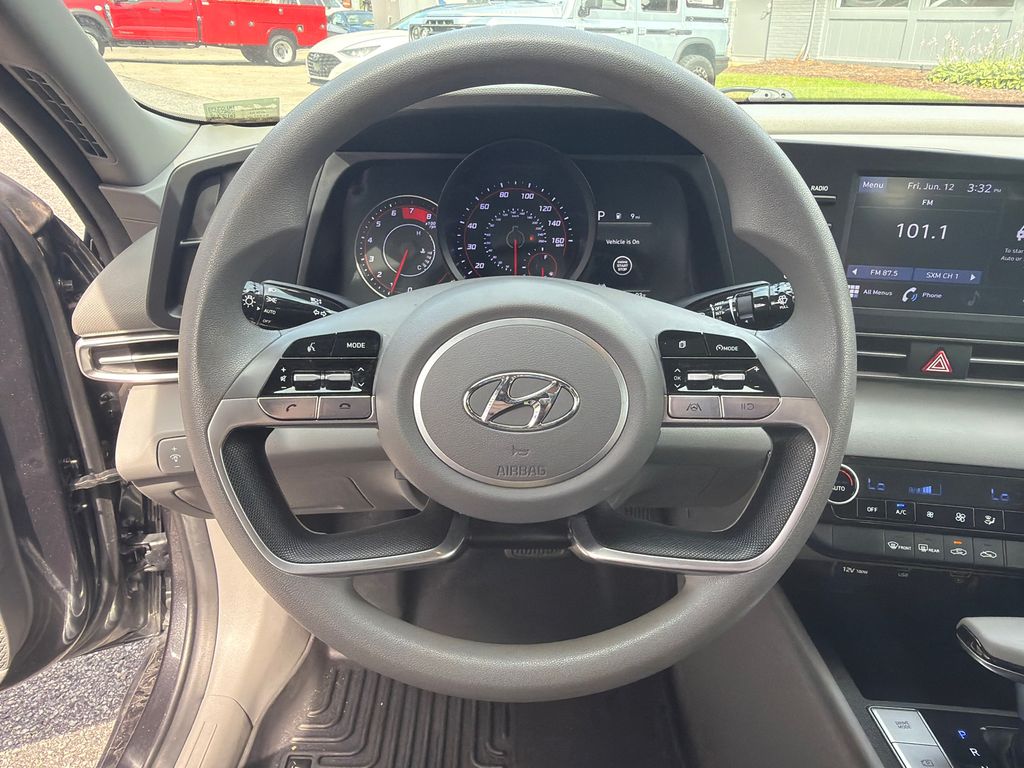 Thumbnail: 2022 Hyundai Elantra - 12