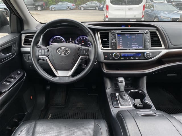 2016 Toyota Highlander Limited 9