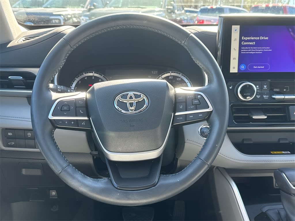 2023 Toyota Highlander XLE 13