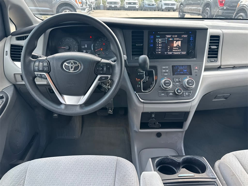 Thumbnail: 2015 Toyota Sienna - 2